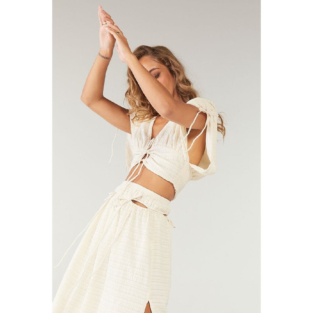 SOVERE LUCID CROP BLOUSE & SKIRT SET